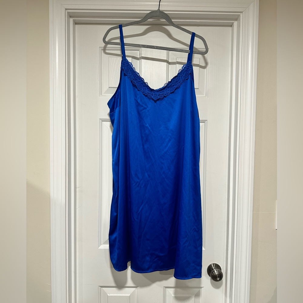 Size 4 torrid satin night shirt